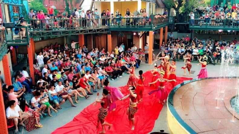 Mimosa street show in Pattaya