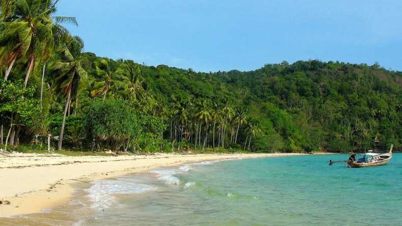 Lo Mu Di Beach at Phi Phi Islands