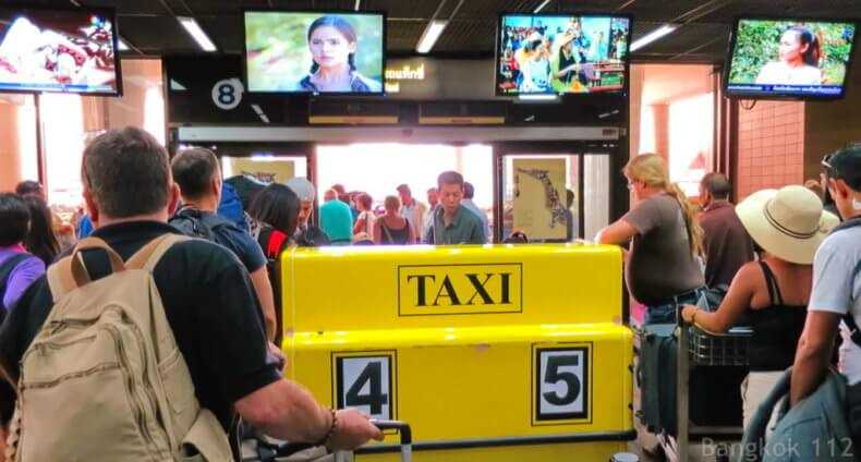 Don Muang Airport in Bangkok - Taxi Call Desk